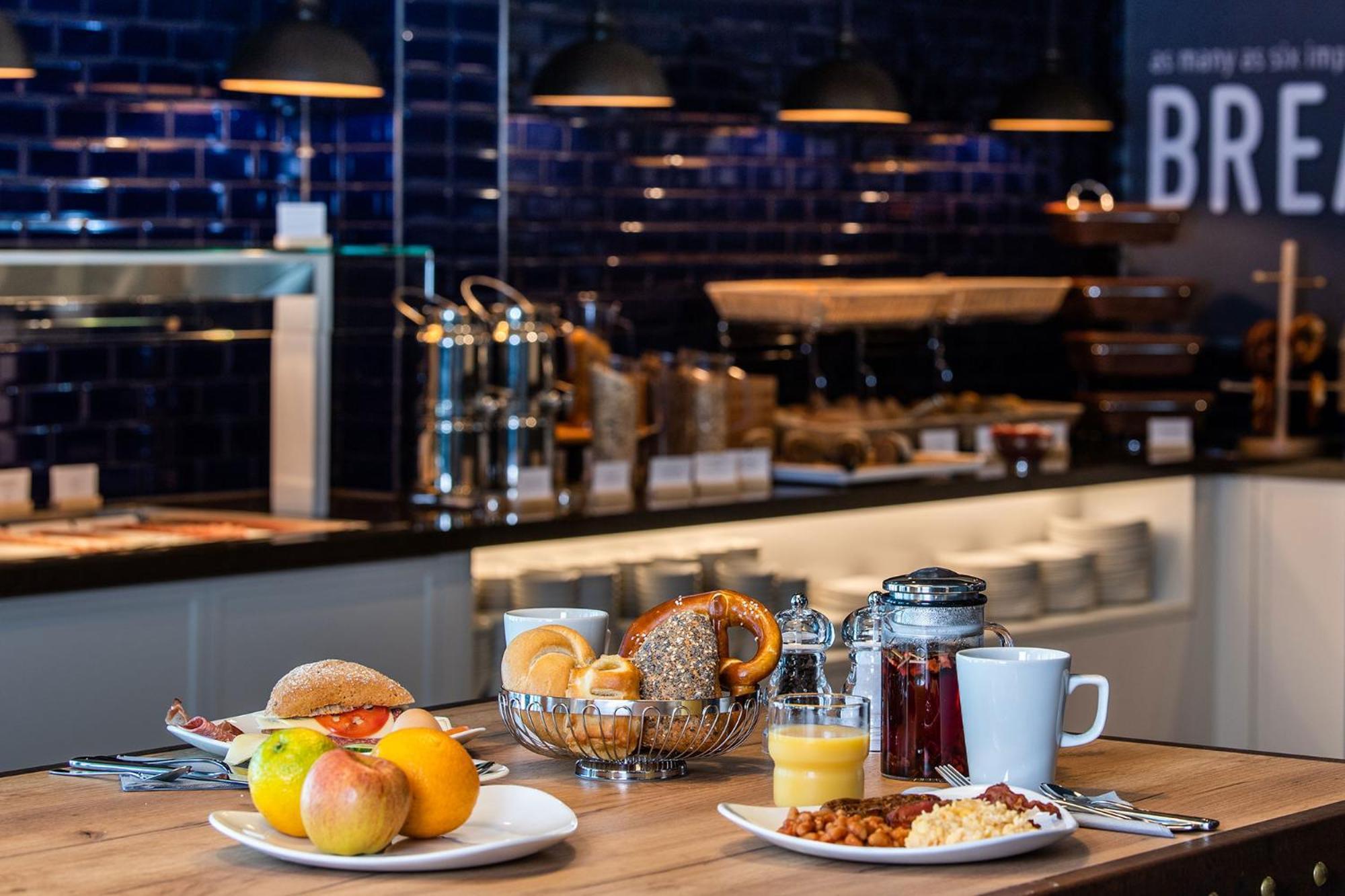 Premier Inn Hamburg City Zentrum Eksteriør billede