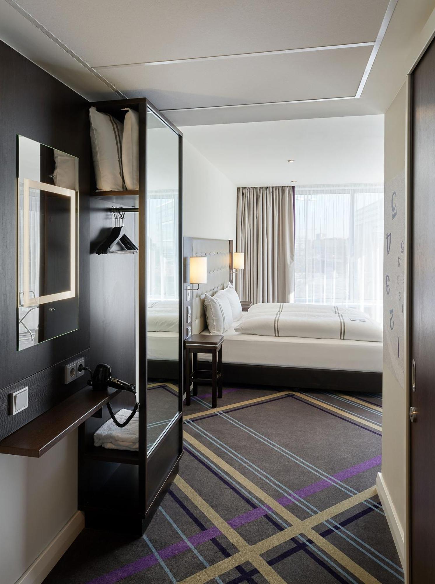 Premier Inn Hamburg City Zentrum Eksteriør billede